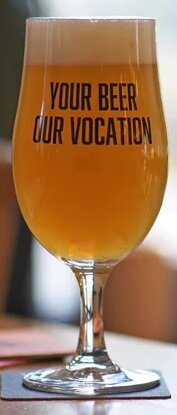 Vocation - Bierglas - Half Pint mit Eichstrich Kelch "Your Beer Our Vocation"